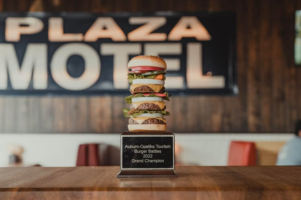 Auburn Plaza Bar & Lounge