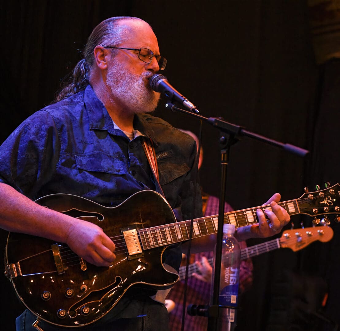 Brad Thomas live at the Coosa Cleaver